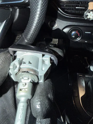 Automotive locksmith services